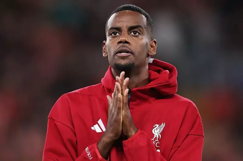 أليسون بيكر وإيزاك.. ليفربول يكشف تطورات إصابة 4 لاعبين