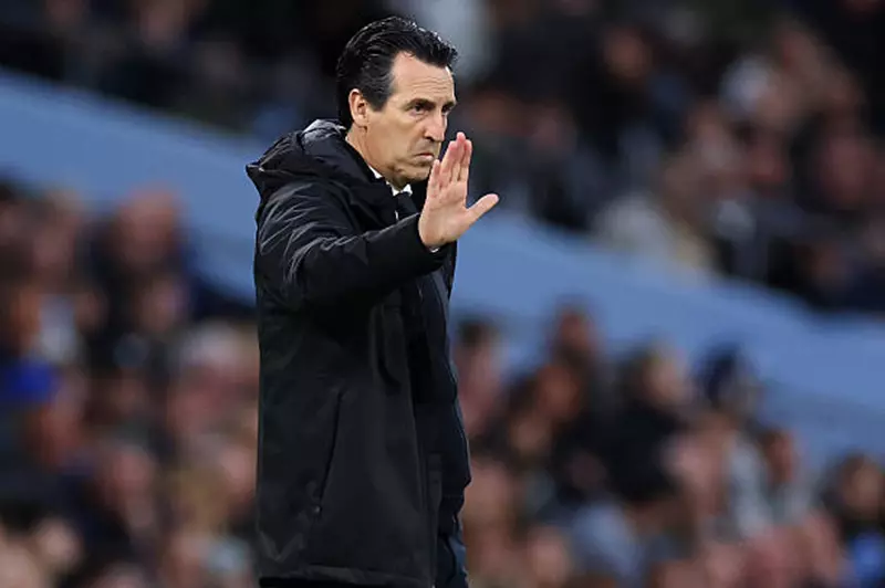 إيمري: إليوت عليه أن يثبت نفسه قبل أن يشارك بانتظام