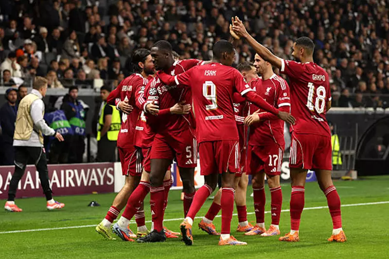 بمشاركة البديل صلاح.. ليفربول يقيم مهرجان أهداف في فرانكفورت